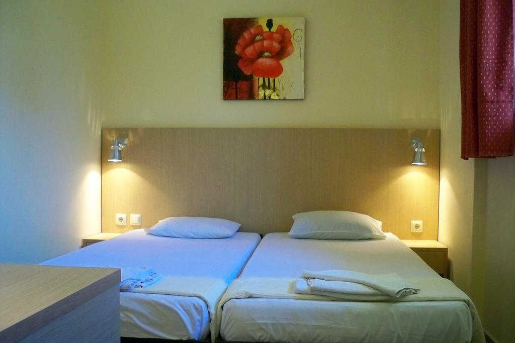 Philoxenia Hotel & Studios Rhodes City エクステリア 写真