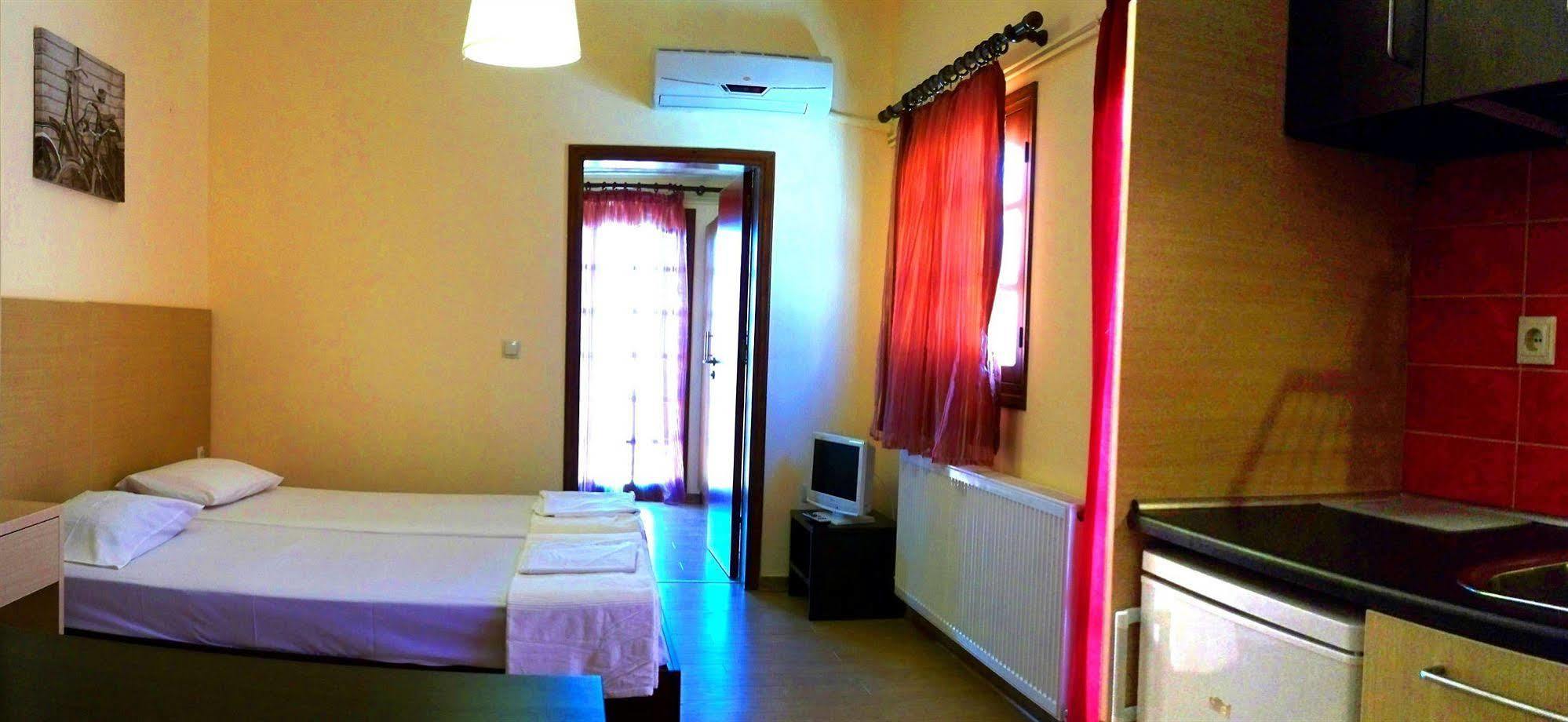 Philoxenia Hotel & Studios Rhodes City エクステリア 写真